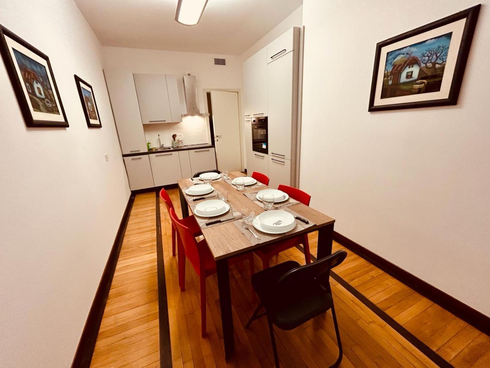 Kibilu - Via Medaglie D'Oro Centro Citta Con Parcheggio Varese Exterior foto