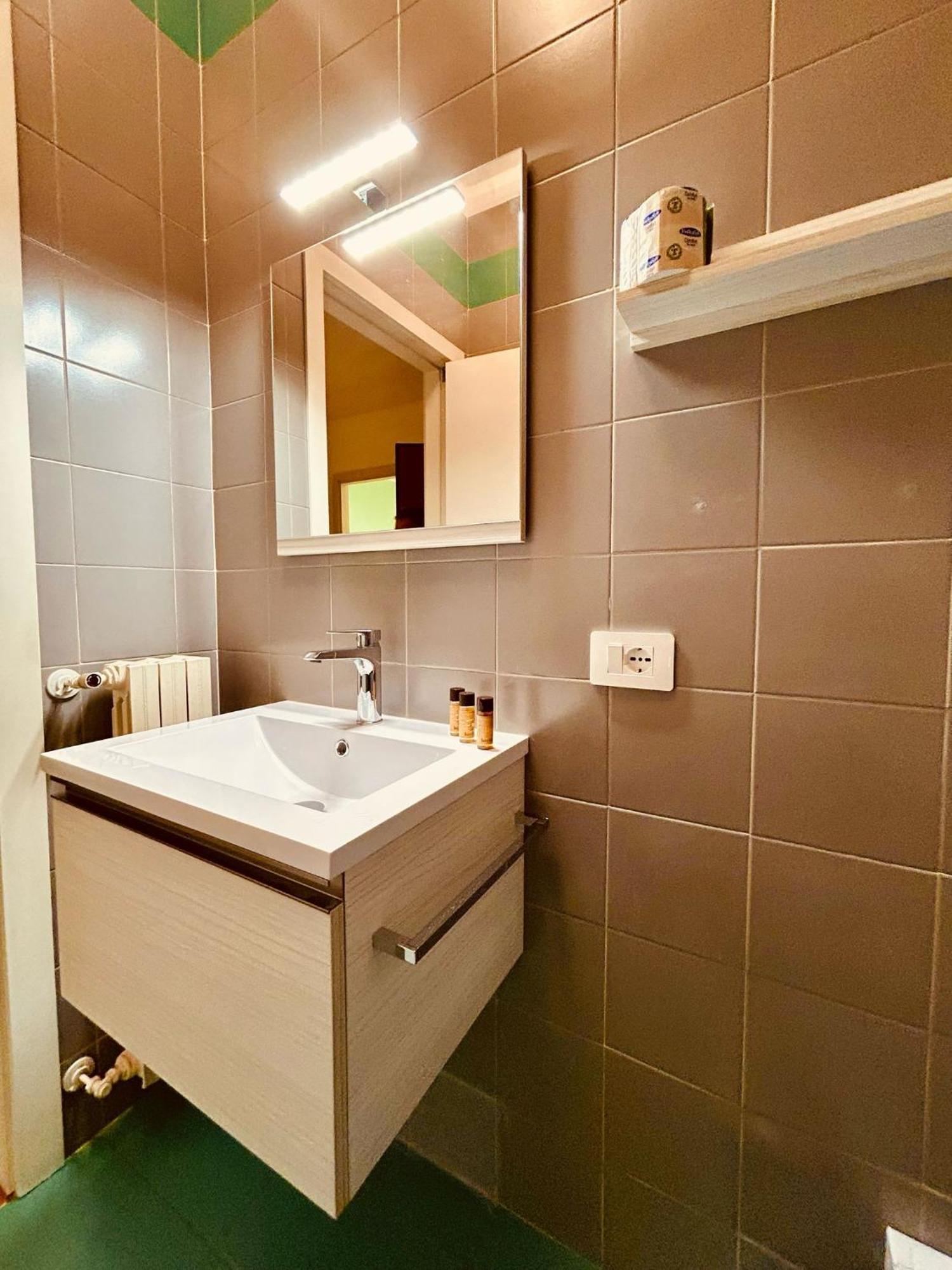 Kibilu - Via Medaglie D'Oro Centro Citta Con Parcheggio Varese Exterior foto